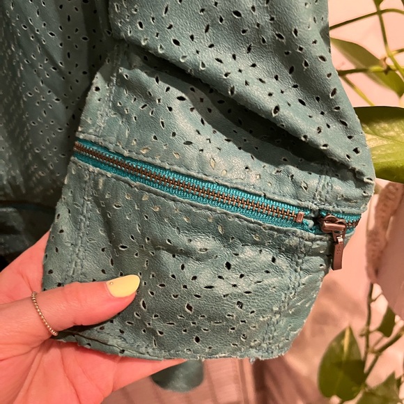 Beautiful turquoise perforated leather jacket - Picture 4 of 8